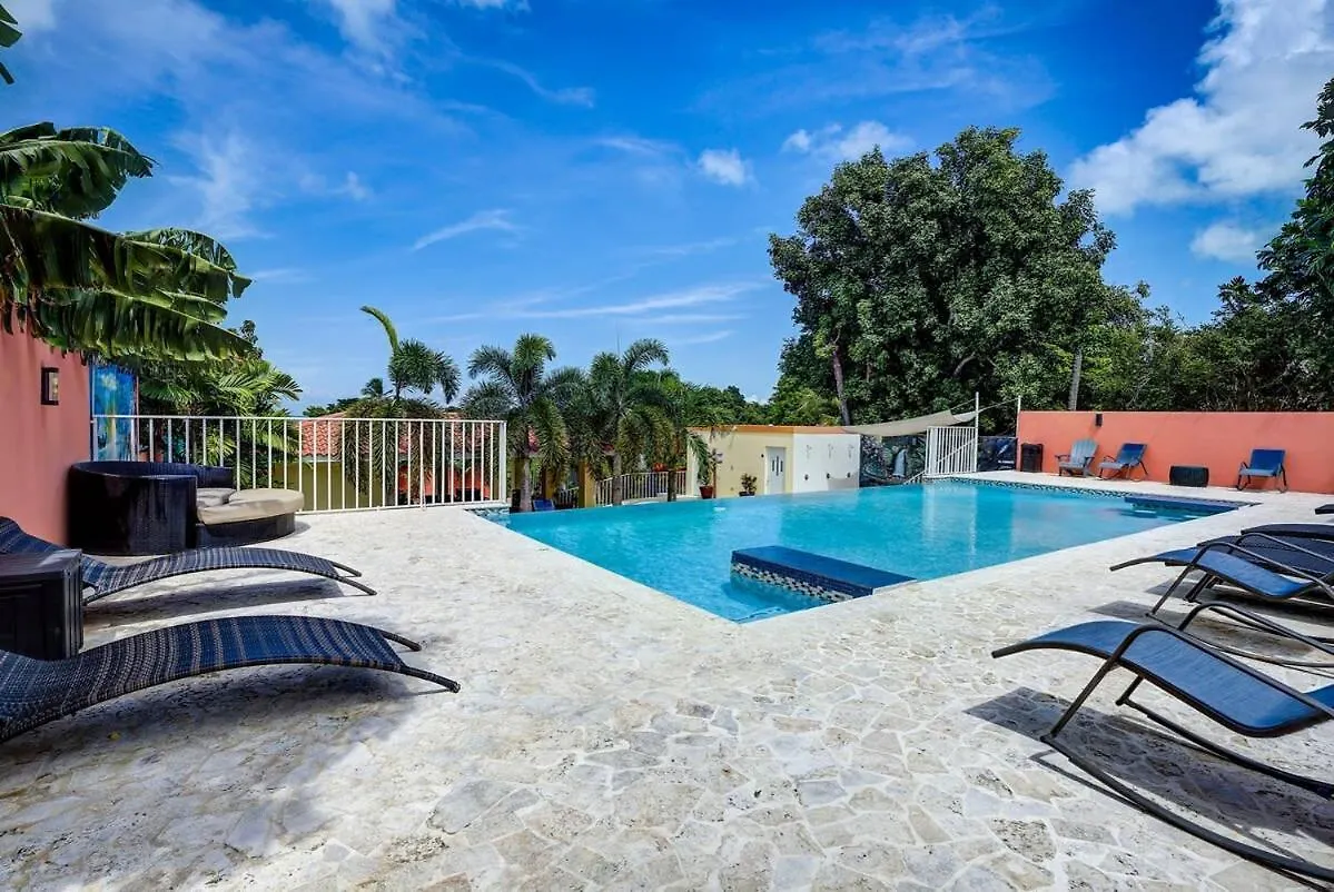 Ferienhaus Villa Del Enseuno- Pristine View And Infinity Pool Luquillo